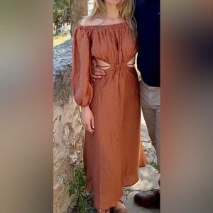 ASTR Cassian Cutout Off Shoulder Midi Dress / WARM BROWN / S